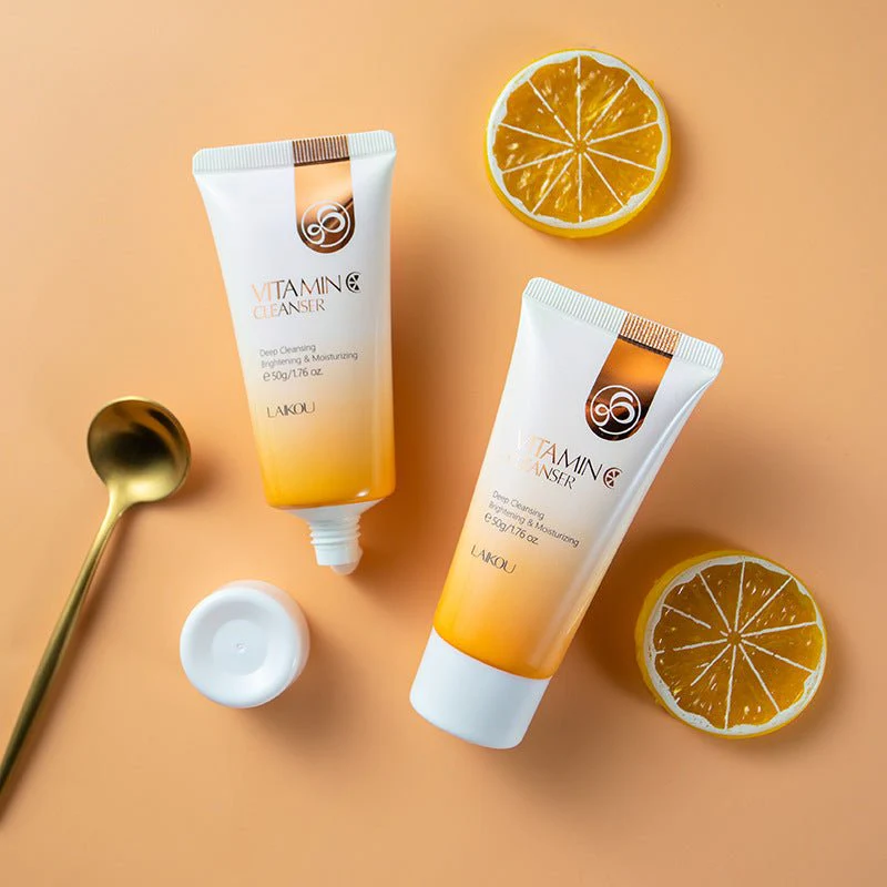 Moisturizing And Fine Pore Cleanser - Image 4